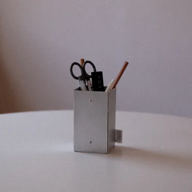 Aluminum Pencil Holder - L 알루미늄 연필꽂이 / 펜홀더